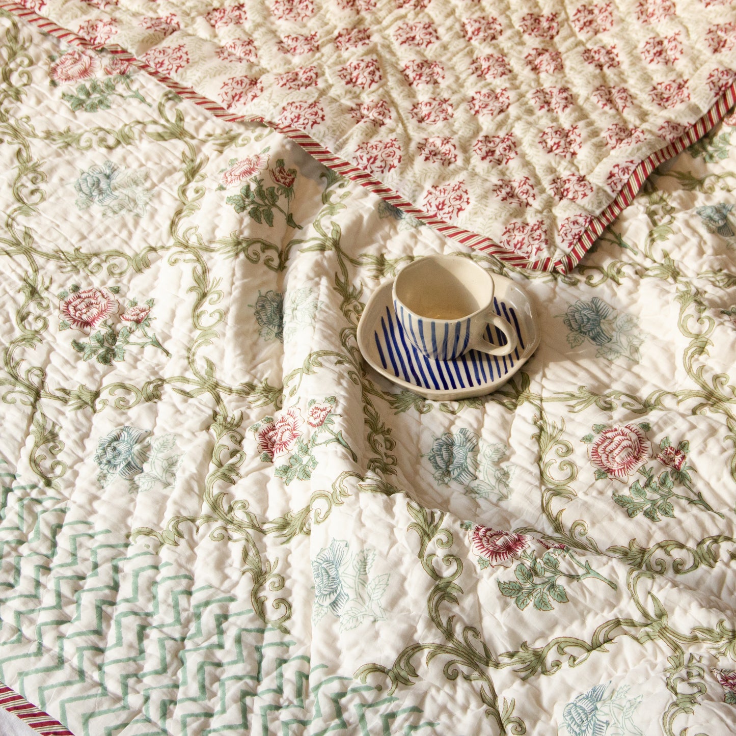 Floral Jaal Reversible Quilt - Single Bed