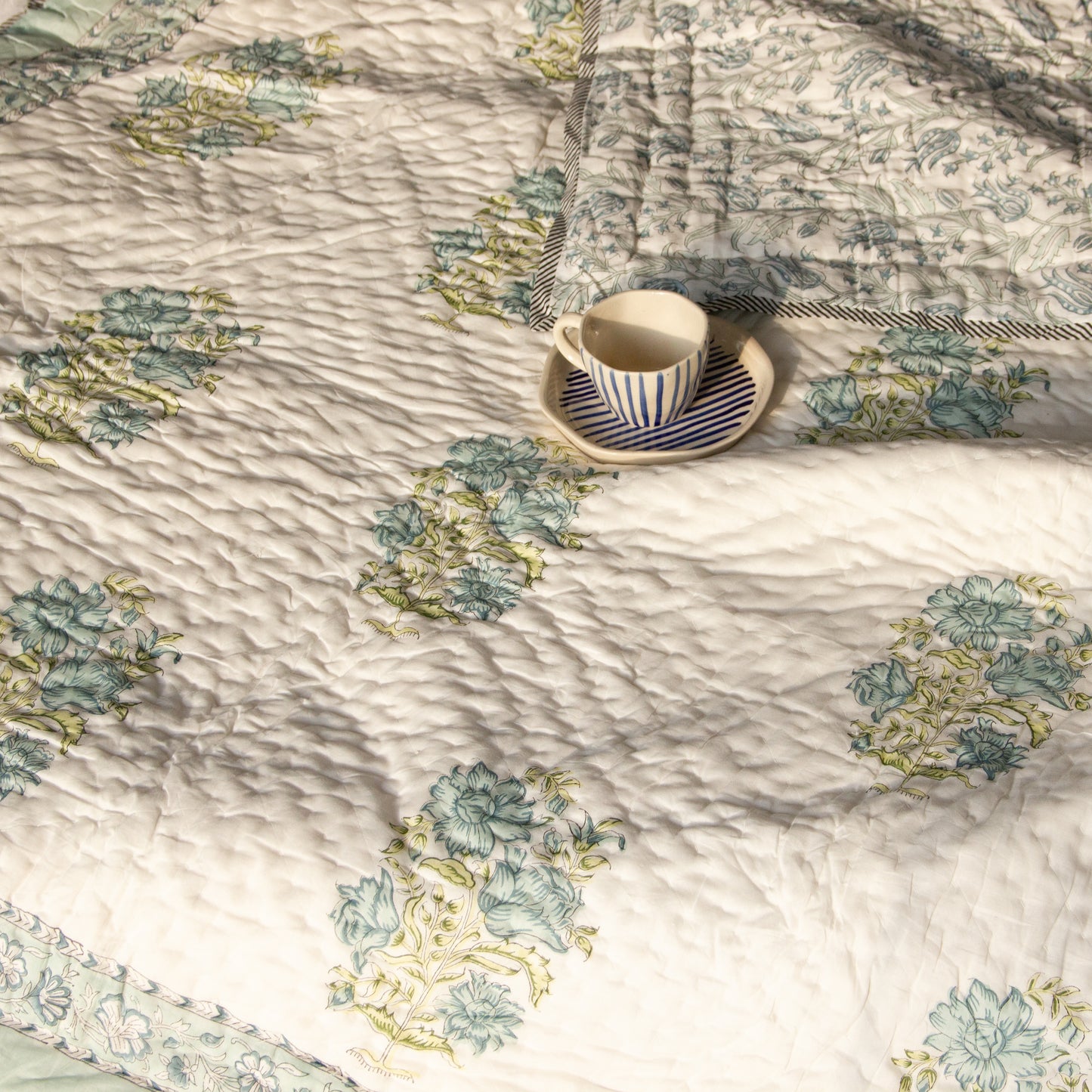 Blue Orchid Reversible Quilt - Single Bed