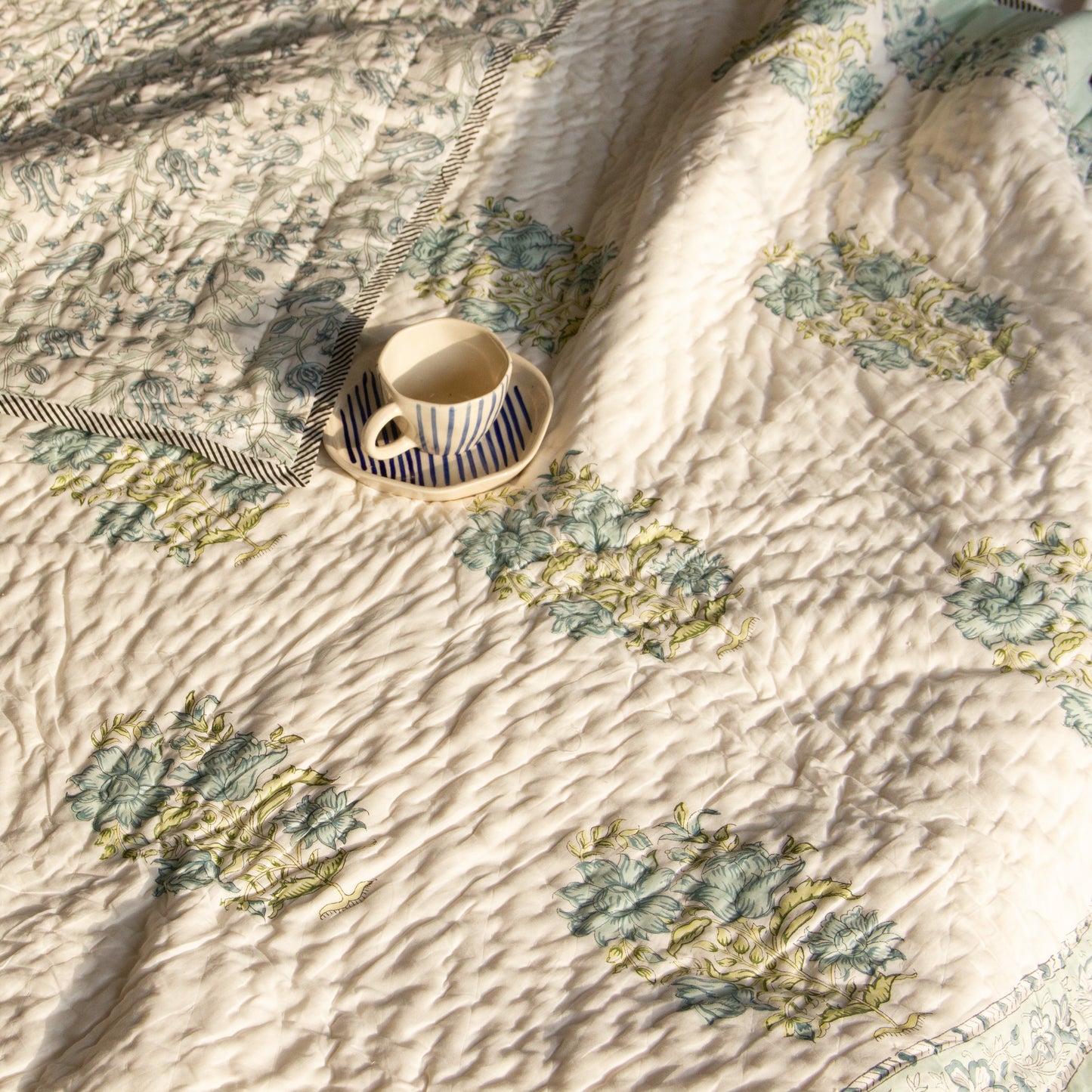 Blue Orchid Reversible Quilt - Single Bed