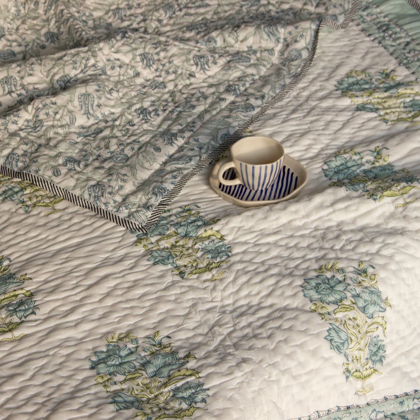 Blue Orchid Reversible Quilt - Single Bed