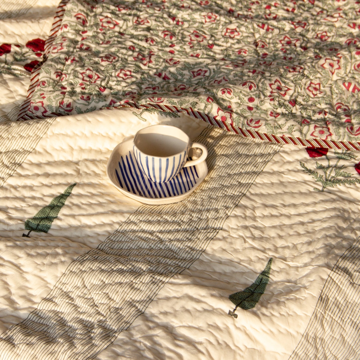 Garden of Eden - Reversible Quilt - Single Bed