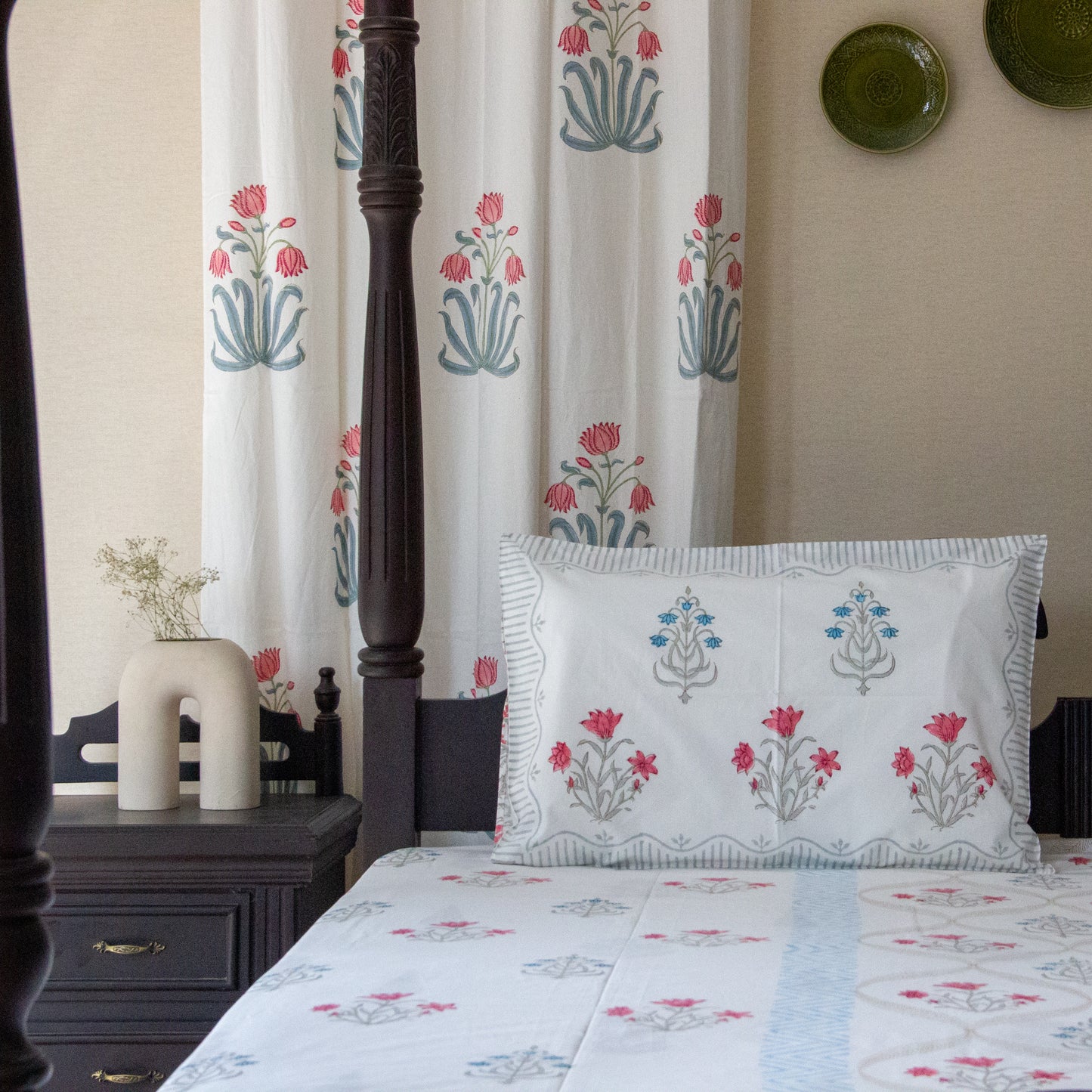 Tulip Tapestry Bedsheet