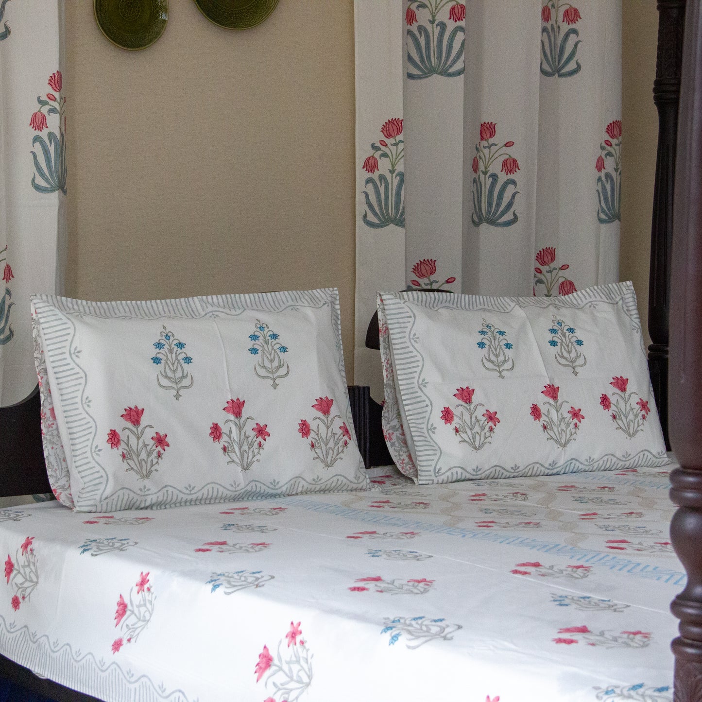 Tulip Tapestry Bedsheet