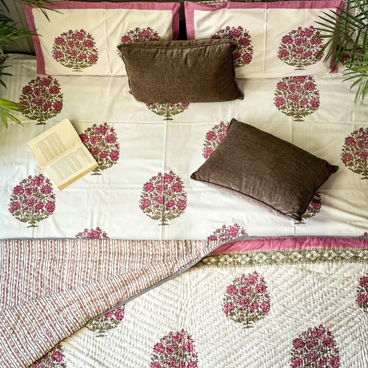 Petunia Posies Bedding Set