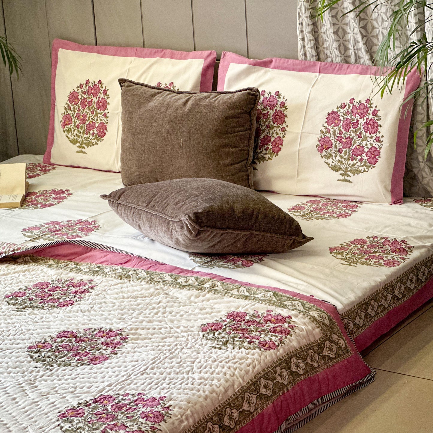 Petunia Posies Bedding Set
