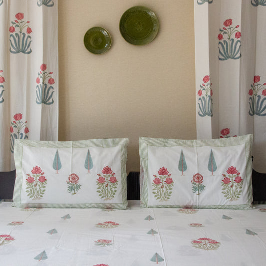 Hibiscus Harmony Bedsheet