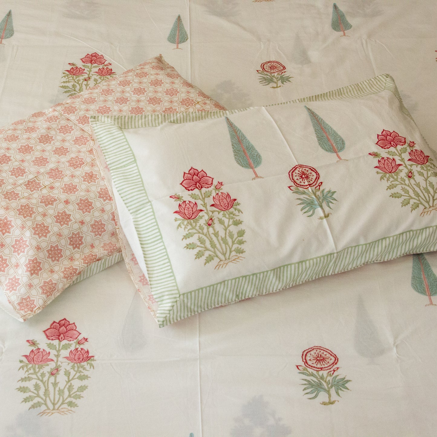 Hibiscus Harmony Bedsheet