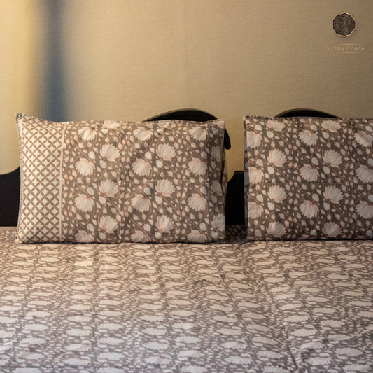 Vintage Bloom - Bedsheet 108" by 108"