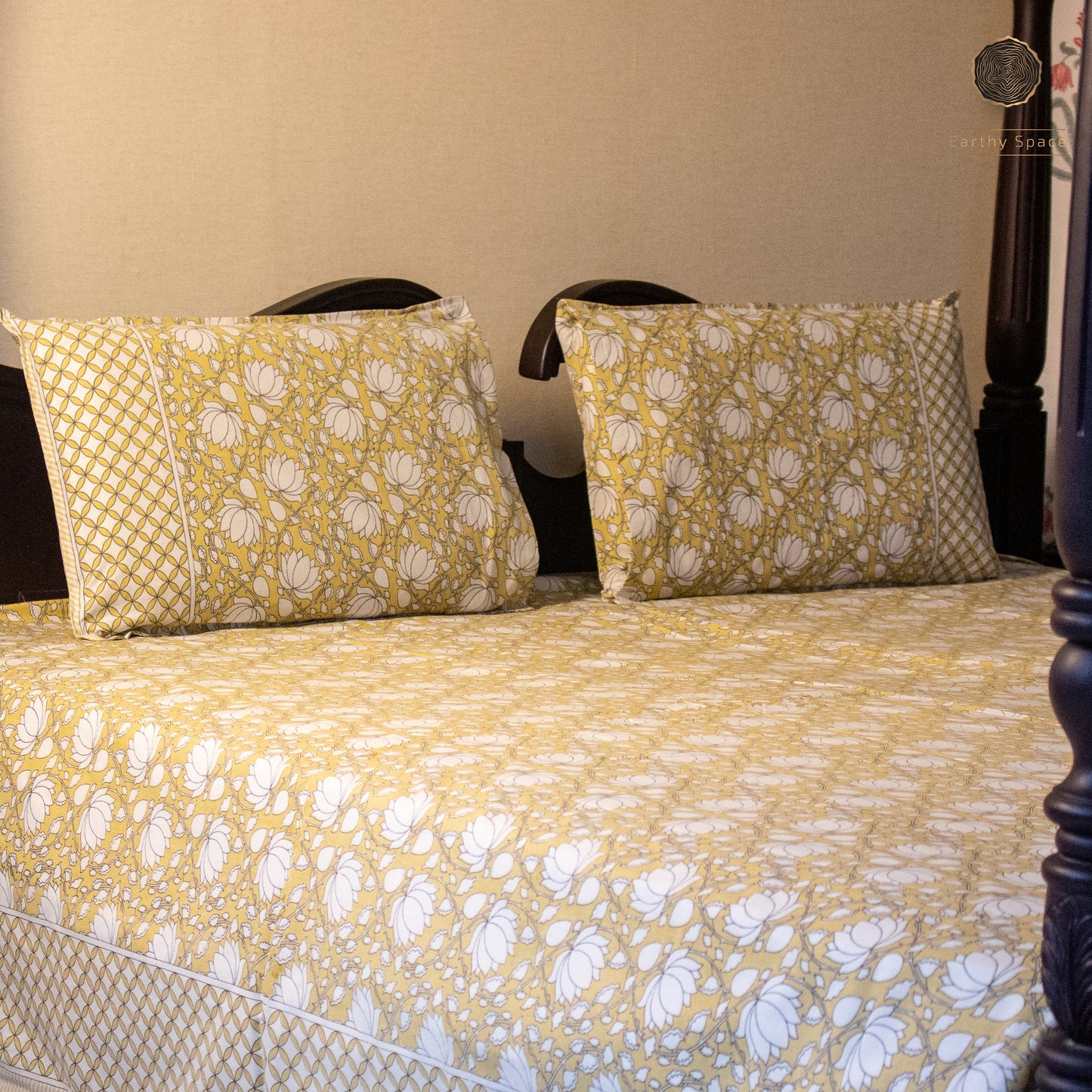 Desert Bloom - Bedsheet 108" by 108"