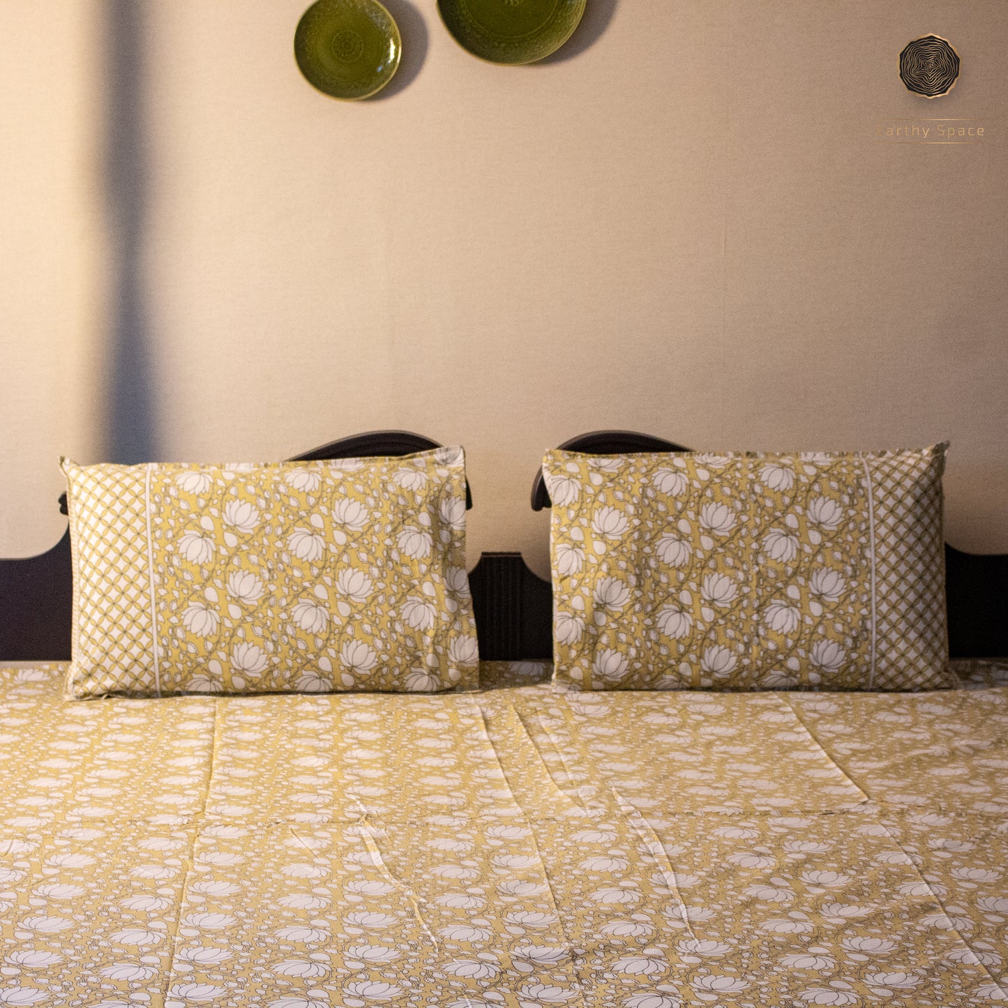 Desert Bloom - Bedsheet 108" by 108"