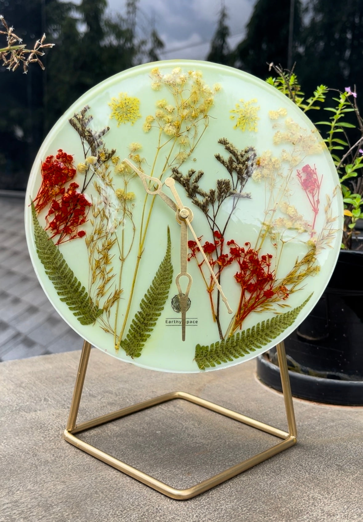 Floral Resin Table Clock