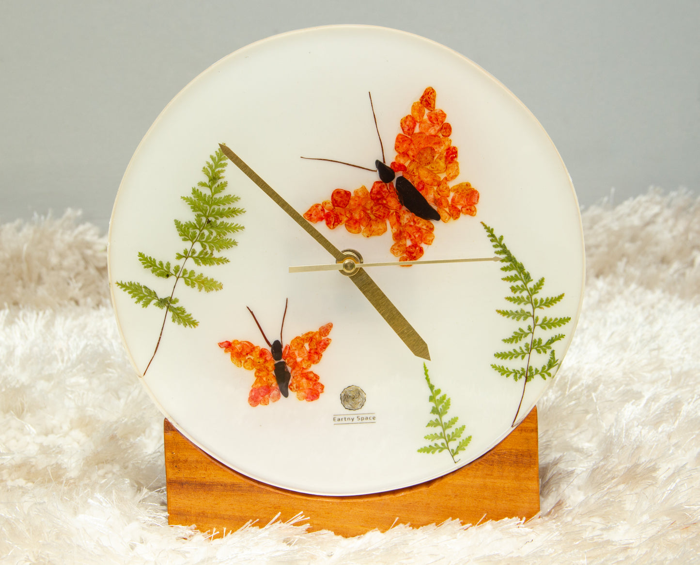 Eden Resin Table Clock