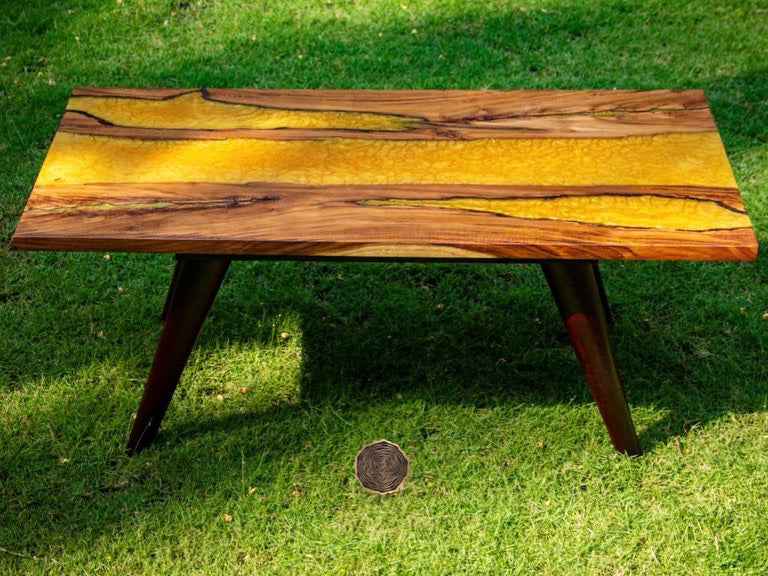 Resin Gold River Table