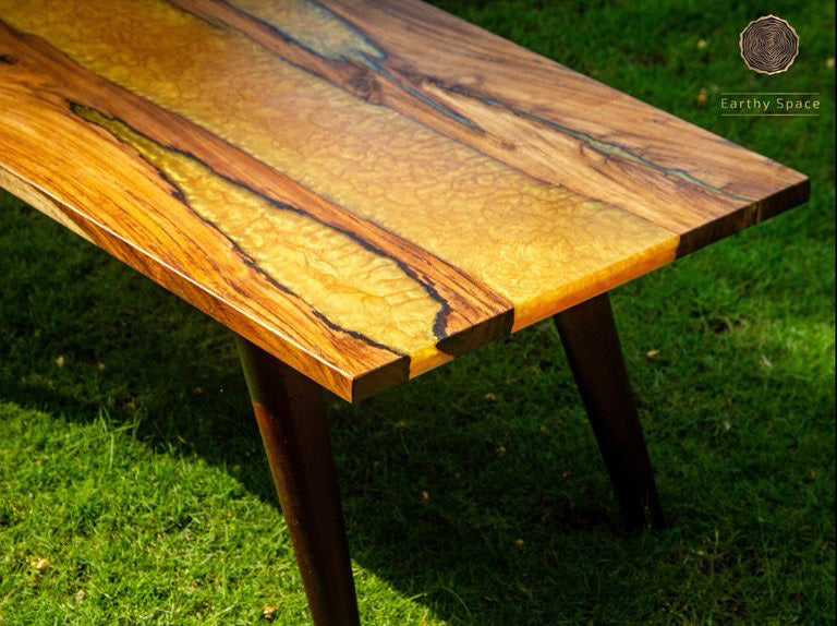 Resin Gold River Table