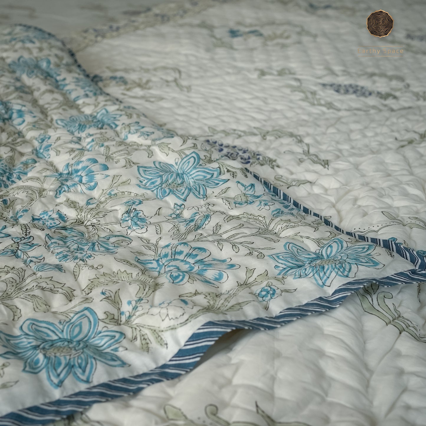 Neel Jaal Bedding Set