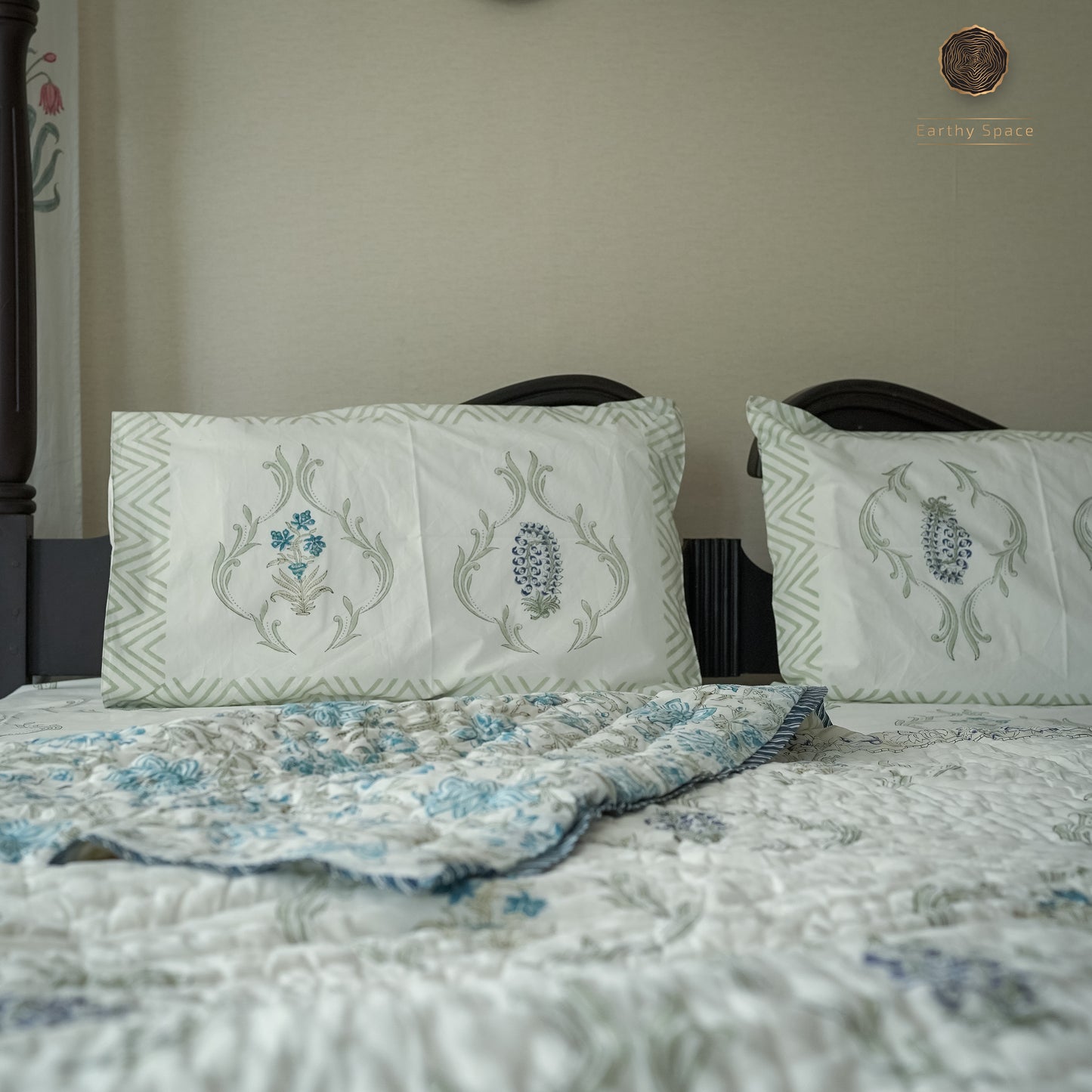 Neel Jaal Bedding Set