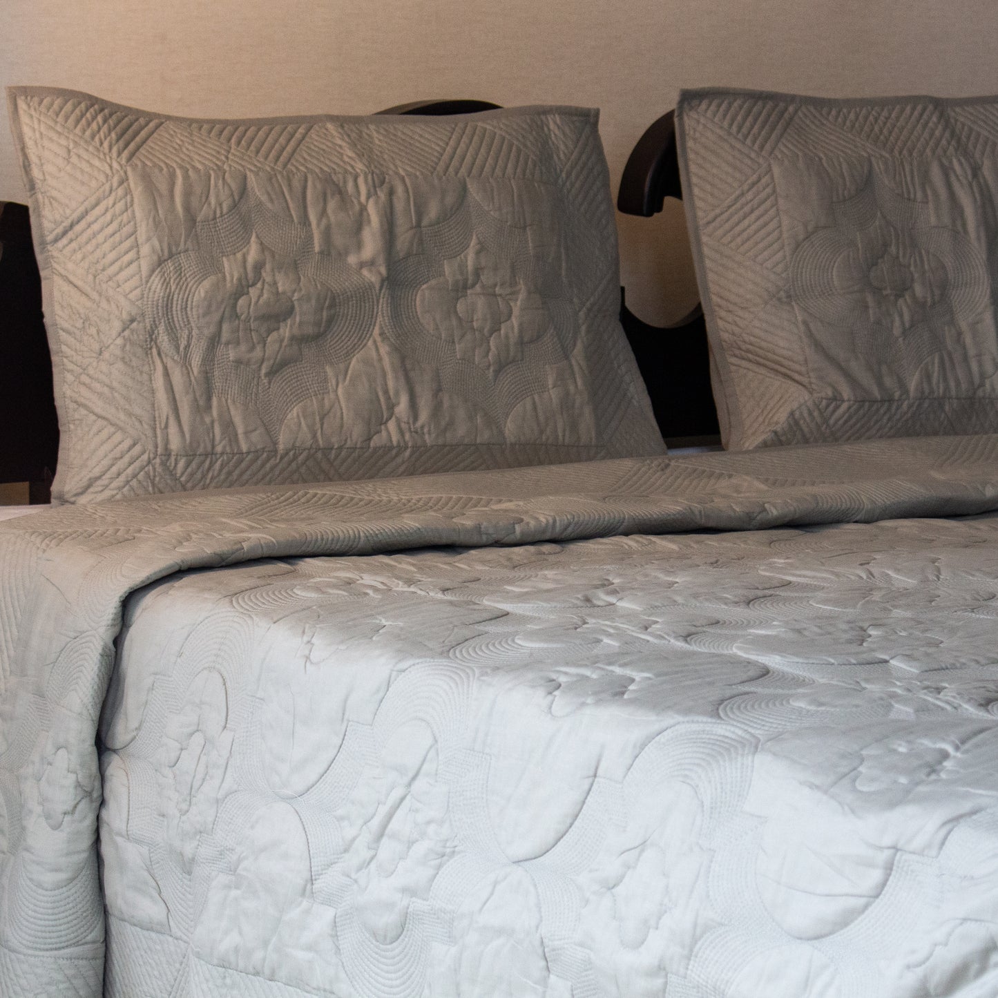 Riverstone Grey - Premium Bedspread