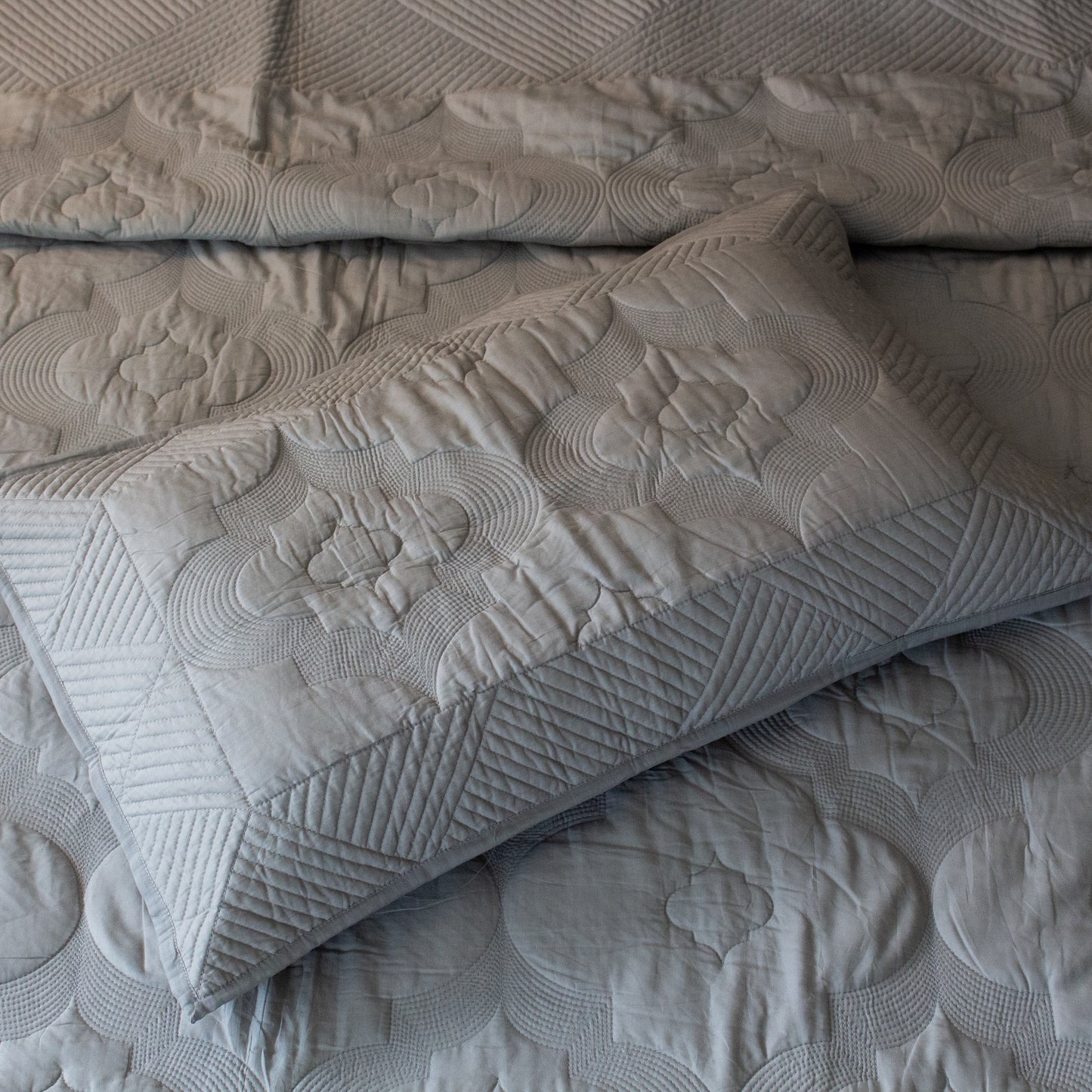 Riverstone Grey - Premium Bedspread