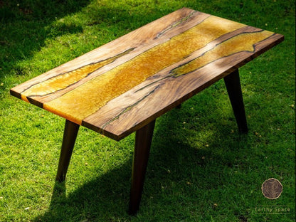 Resin Gold River Table